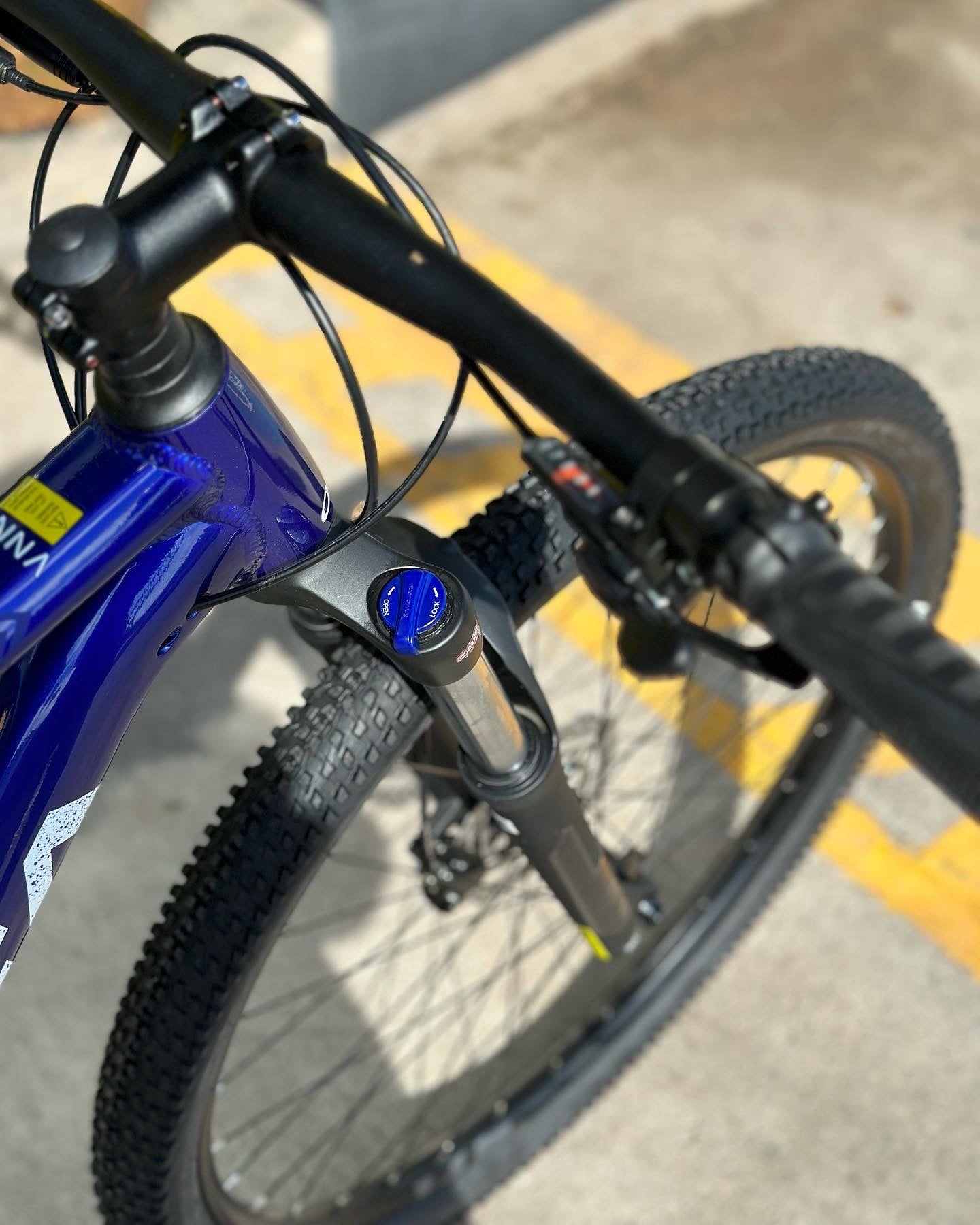PREVENTA - Bicicleta de montaña ORBEA Onna 40 / Color Violeta Blanco - Entregas a partir de Marzo 2024